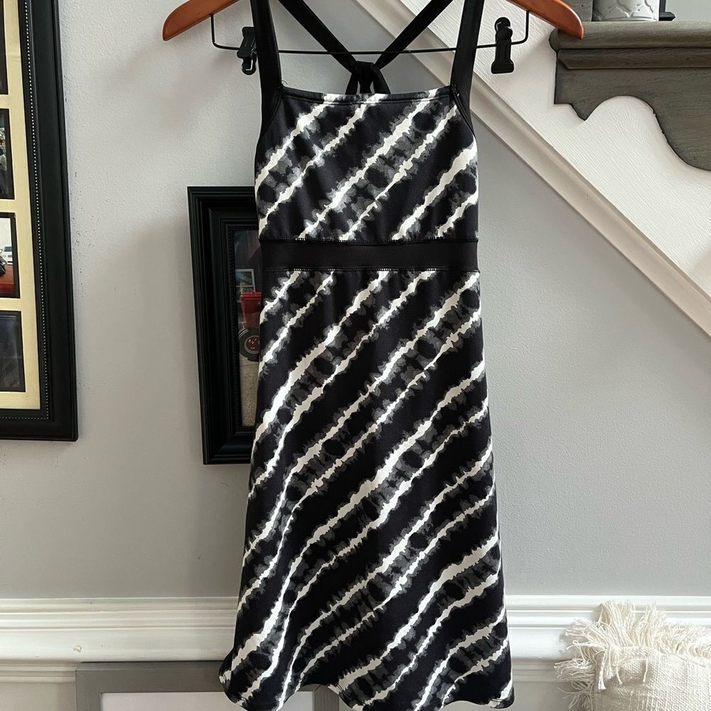 Soybu Black & White Racer Back Athletic Dress sz XS